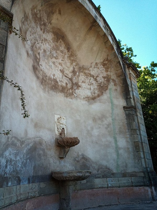 Rénovation d’un buffet d’eau classé aux Monuments Historiques à Villeneuvette